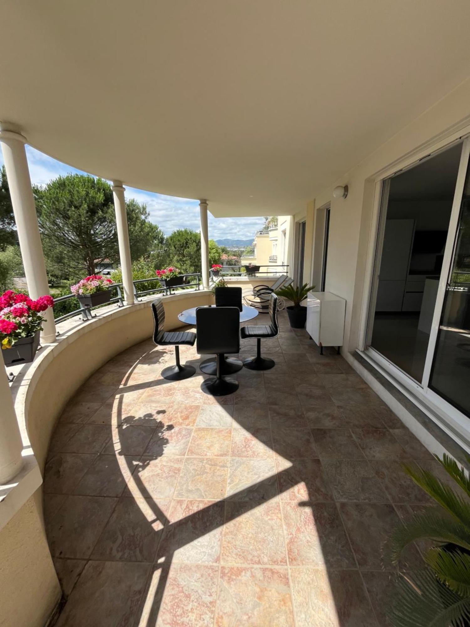 Charbonnières-les-Bains Appartement Entierement Equipe מראה חיצוני תמונה